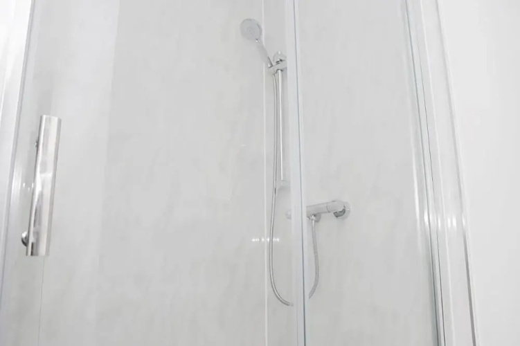 Modern 2-bed Apartment in Burnham, Slough