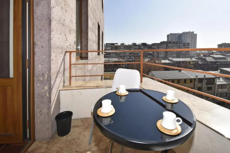 Mashtoc33 New apartment Yerevan center
