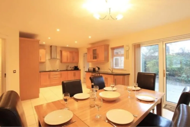 3 Bedrooms Cottage