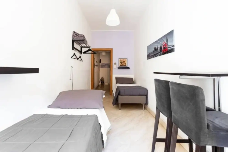 Standard Twin room with city view