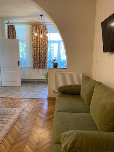 Theater Guesthouse with Parking