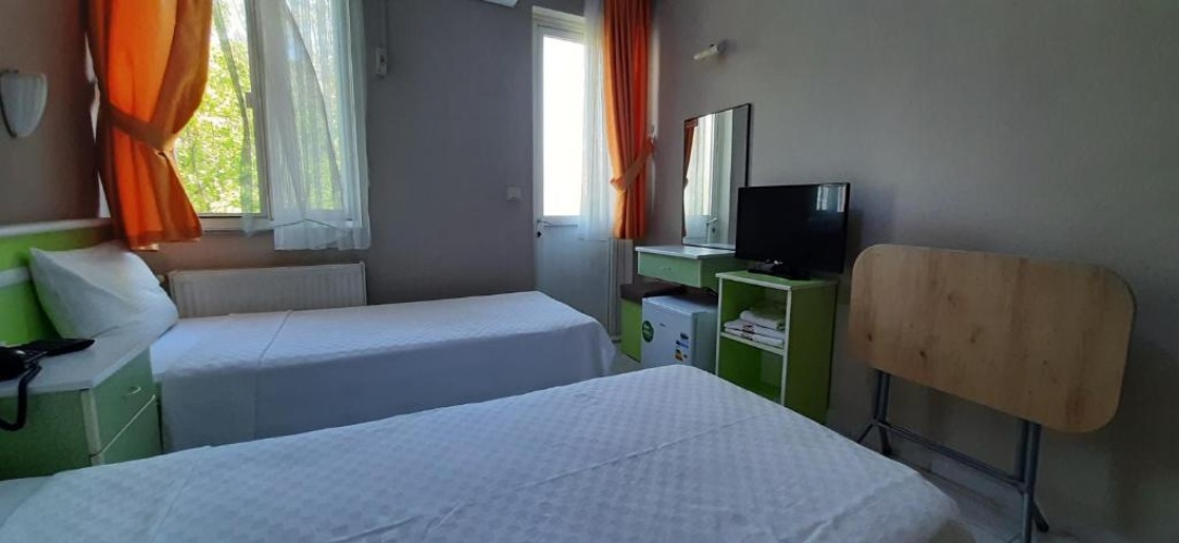 Standard Twin room with balcony