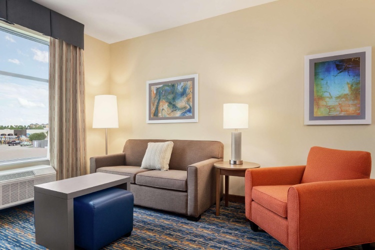 1 Bedroom Quadruple Suite