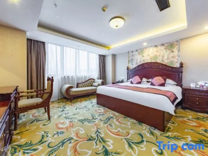 Deluxe Family Suite