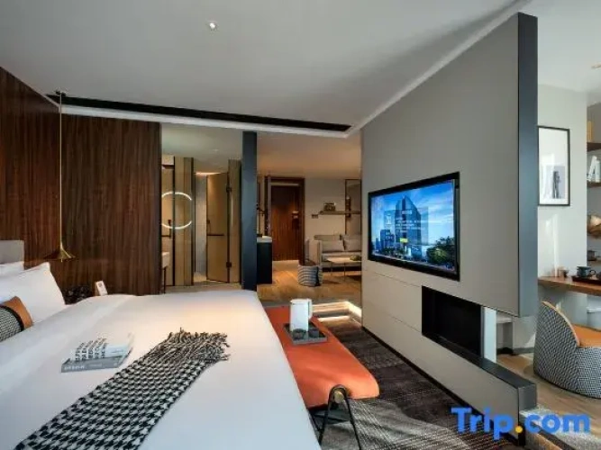 Suite with view