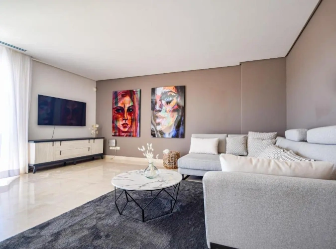 2 Bedrooms Apartment