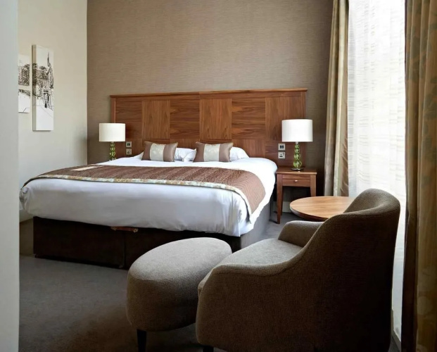 Mercure Farnham Bush Hotel