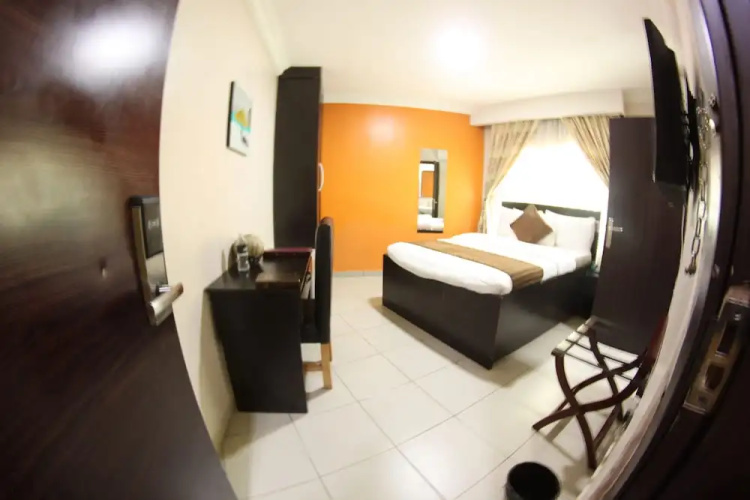 Celia's Suites