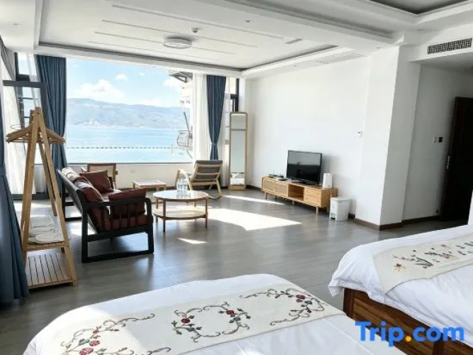 Standard Twin room with sea view