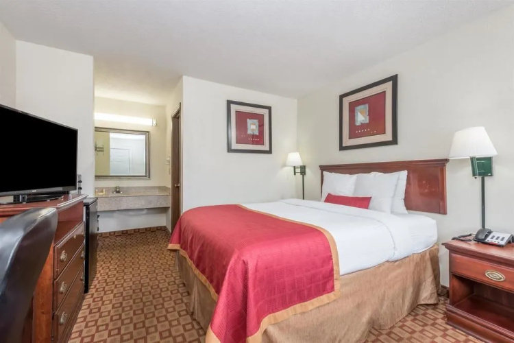 Days Inn Bloomington