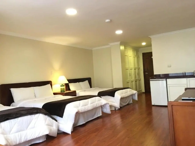 Standard Triple room