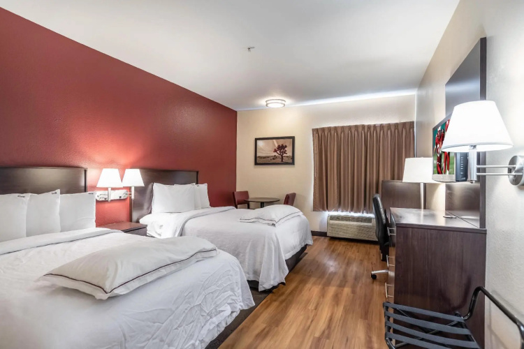 Deluxe Inn