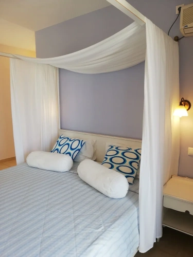 1 Bedroom Executive Suite with balcony and with partial sea view