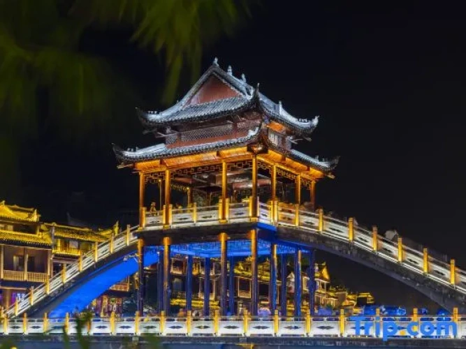 Fenghuang Manxi Yueshe Homestay (Fenghuang Ancient City)