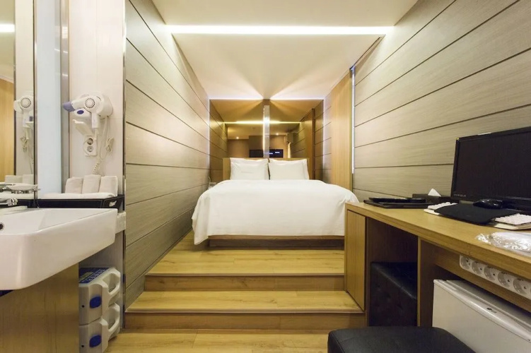 Cookie Hotel