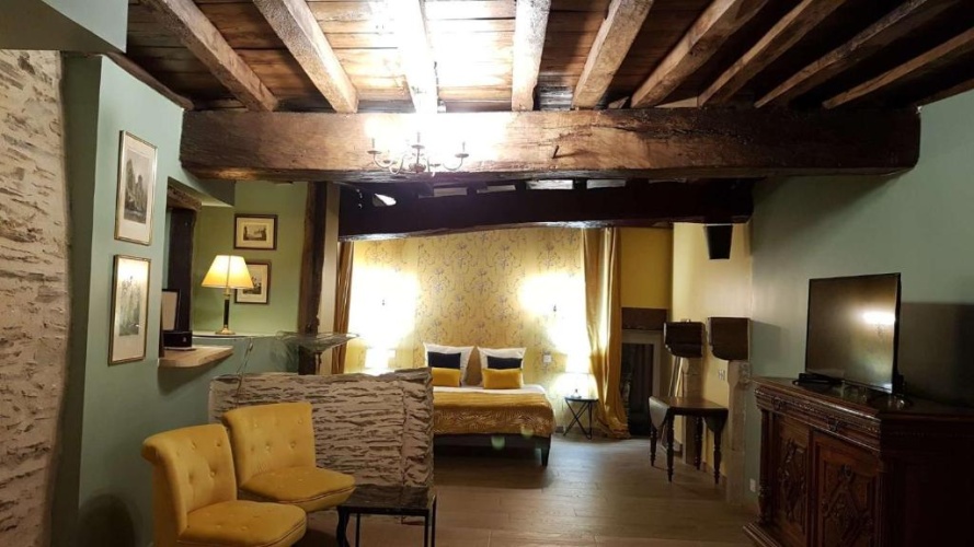 Deluxe Apartment