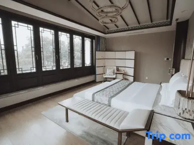 Man · Wenquan Homestay