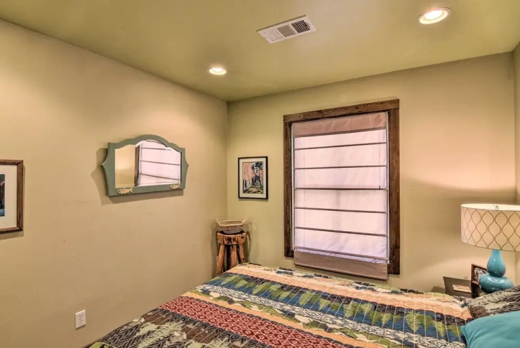 5 Bedrooms Cottage