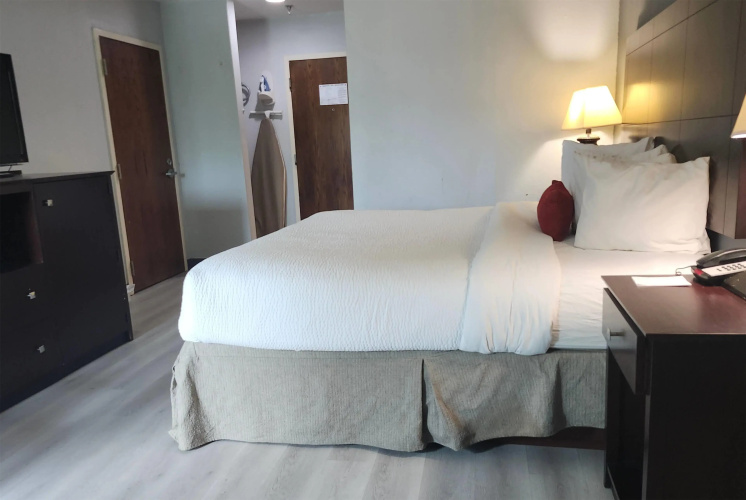 Ramada by Wyndham Luling