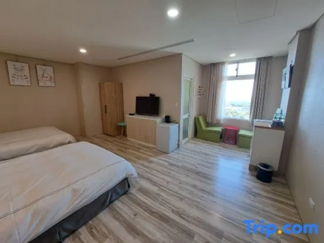 Standard Quadruple room with view