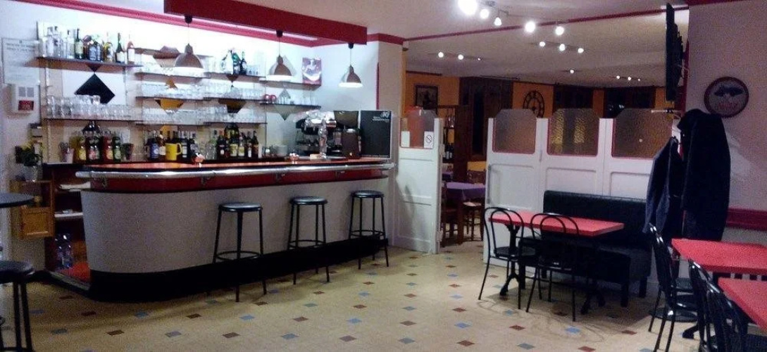 Café De La Place