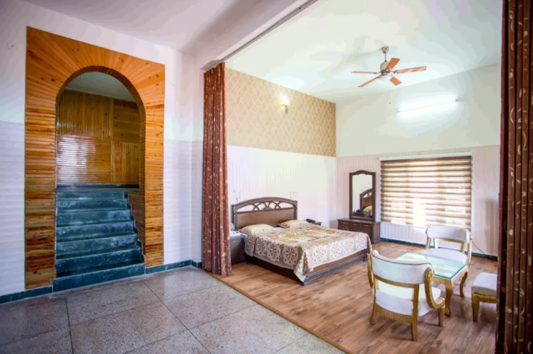 Royal Family Suite with balcony