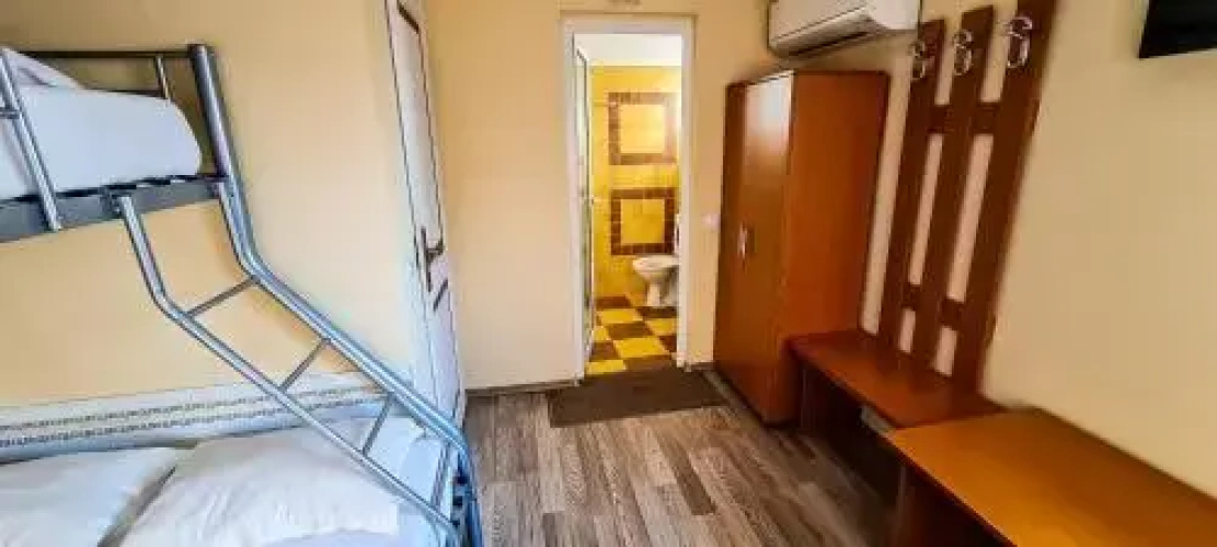 5 Stars High Hostel