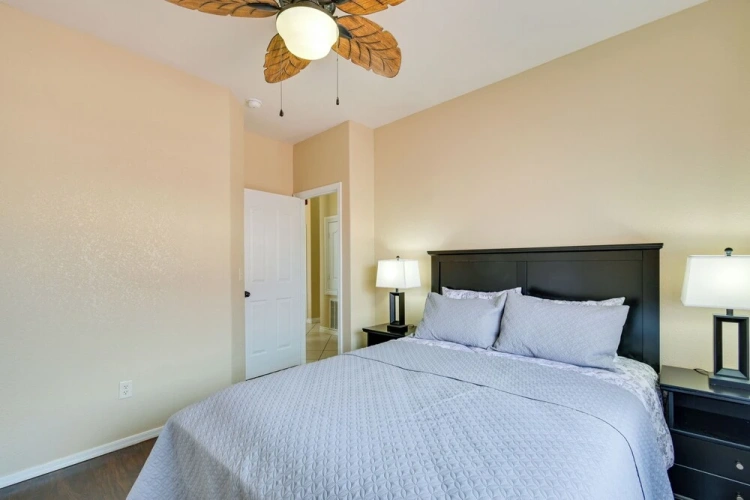 5 Bedrooms Cottage