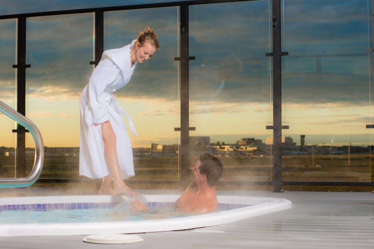 Applause Hotel Calgary Airport photo 26