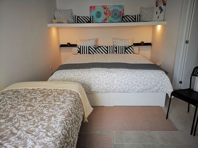 Private Couple Room On Caparica Poshtel