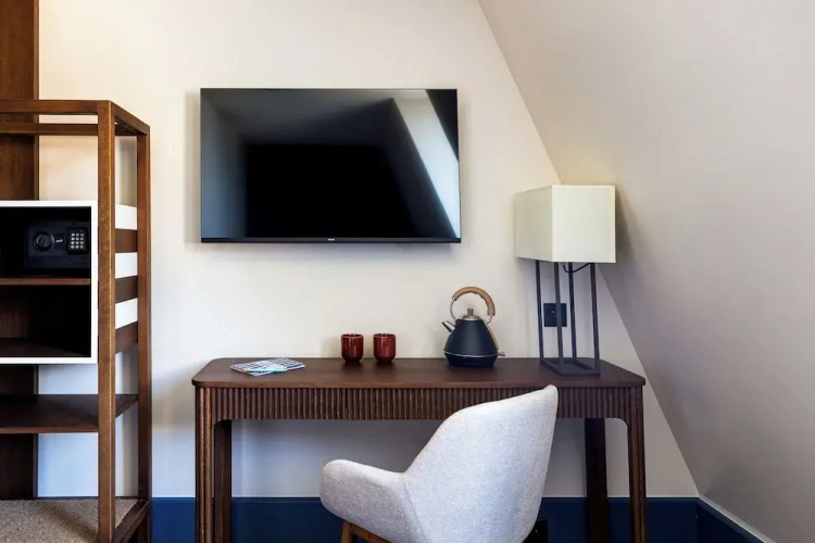 Maison Du Lac Boutique Hotel