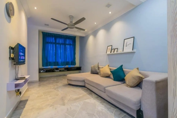 3 Bedrooms Apartment