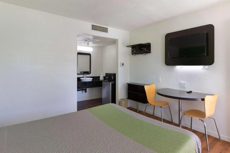 Motel 6 Barstow, CA