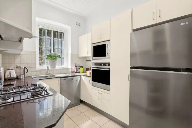 Superb 2-bed Apartment Facing Rose Bay Marina