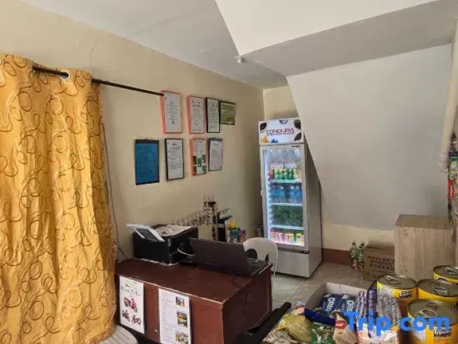 Oyo 1121 Junlyn Apartelle