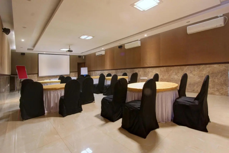 Golden Amoon Resort