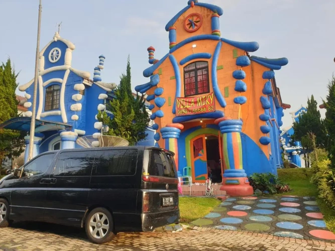 2 Bedrooms Villa