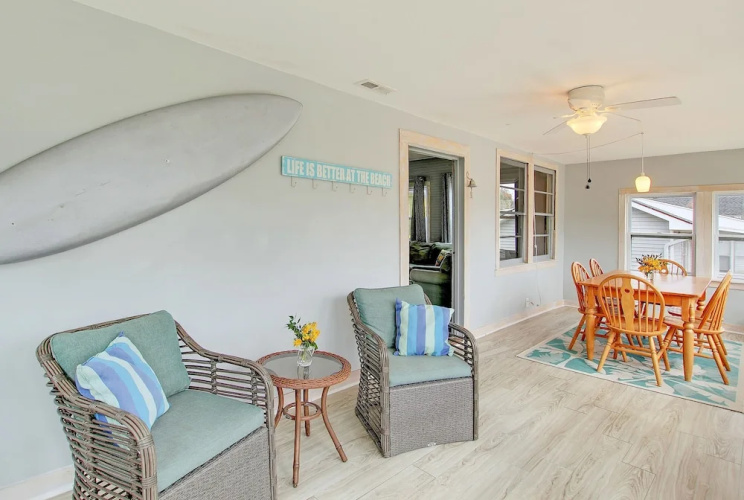New Listing! Boogie Down & Surfs Up: 2-unit 4 Bedroom Duplex