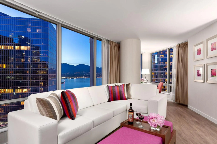 Auberge Vancouver Hotel