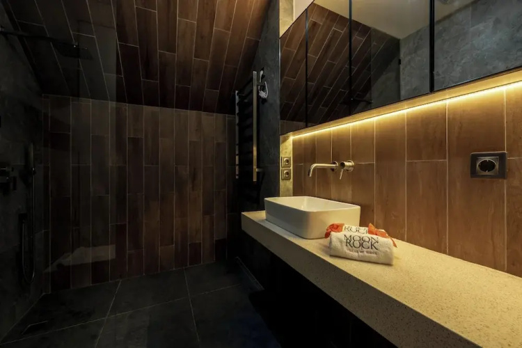 Moon Rock Villas