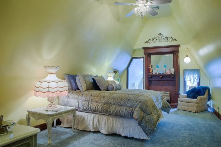 Graham-Carroll House Bed & Breakfast