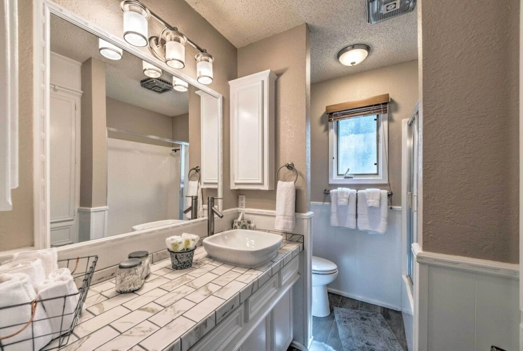 4 Bedrooms Cottage