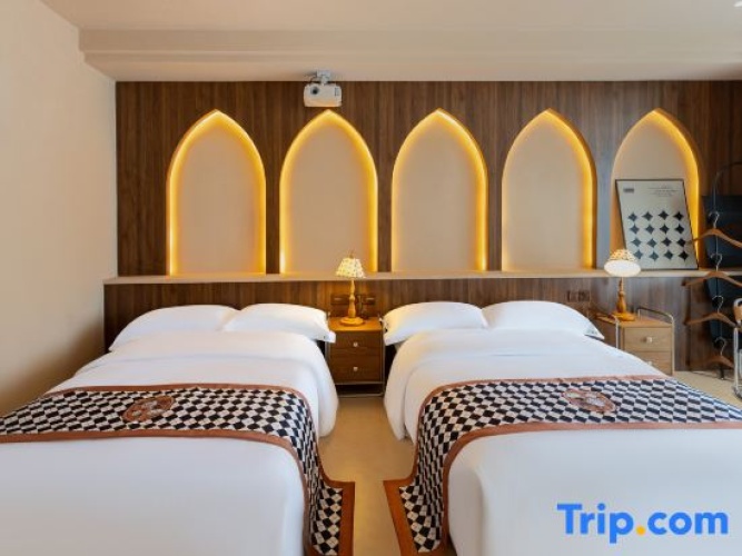 Standard Double room with city view