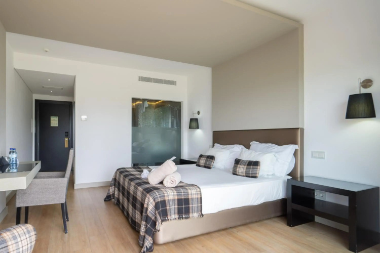 Delfim Douro Hotel