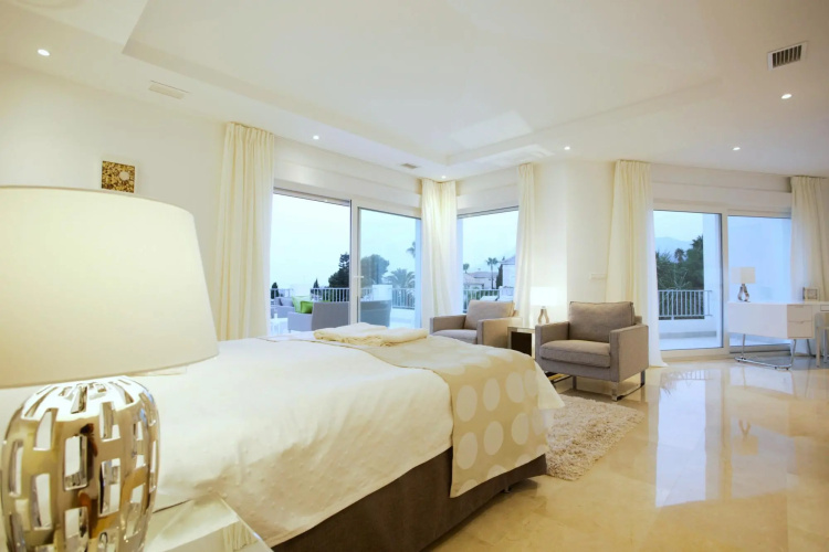 24550-Exquisite Villa Near Beach - Heated Pool