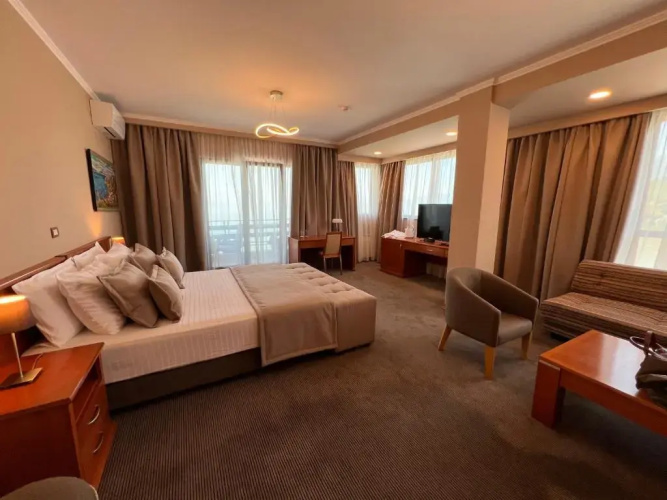 Hotel Millennium