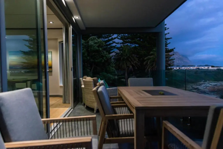 Bayview 203