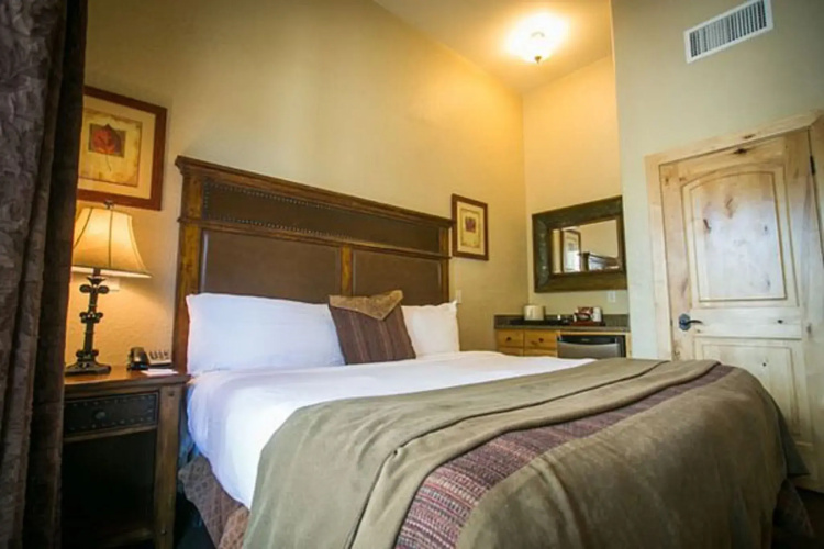 Silverado Lodge