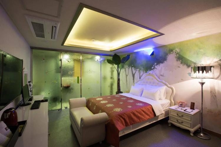 MJ Hotel
