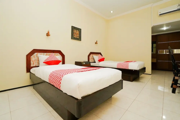 Deluxe Twin room with balcony